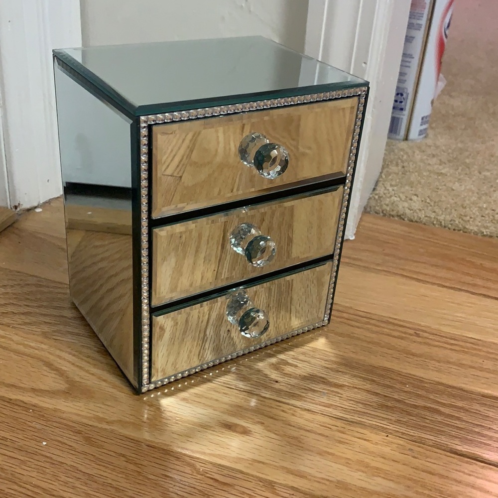 Tahari Mirror Jewelry Box